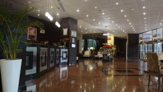 hotels singles lima Delfines Hotel & Convention Center