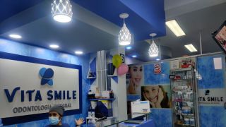 blanqueamientos dentales lima Dental Vita Smile Odontología Integral - Brackets, Diseño de Sonrisa, Endodoncia, Implantes Dentales, Dental para Niños, Prótesis Dentales, Blanqueamiento Dental... Protocolos de Bioseguridad. Autorizado por DIRIS..